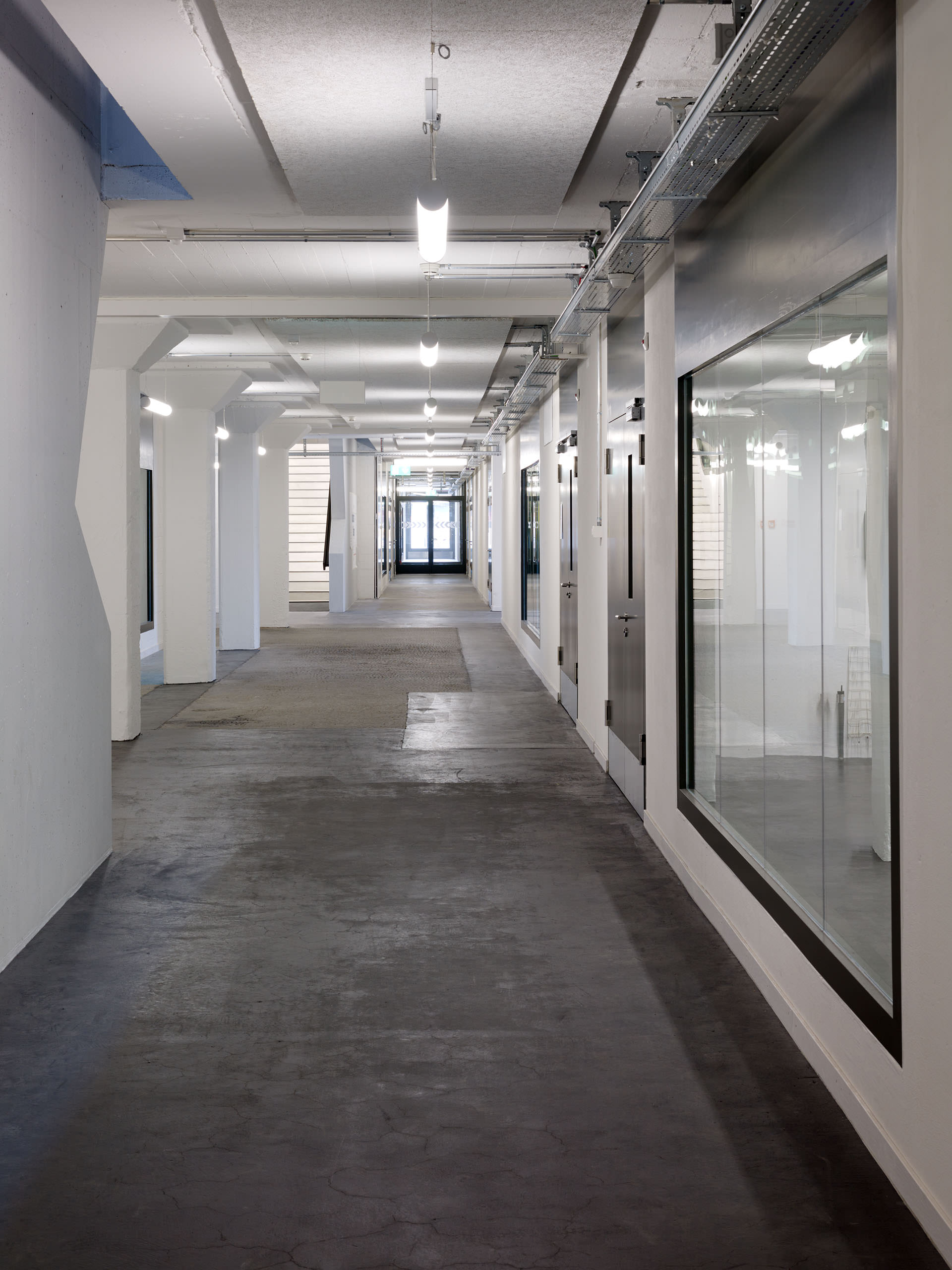 E13483 Alpa 043077 2560